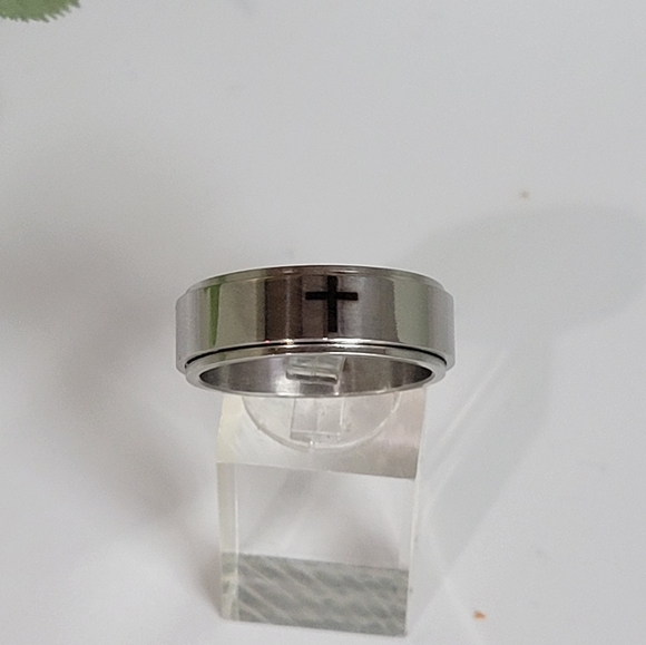 MENS STAINLESS STEEL SPINNER FIDGET RING w/ cross. Various sizes - Picture 4 of 4